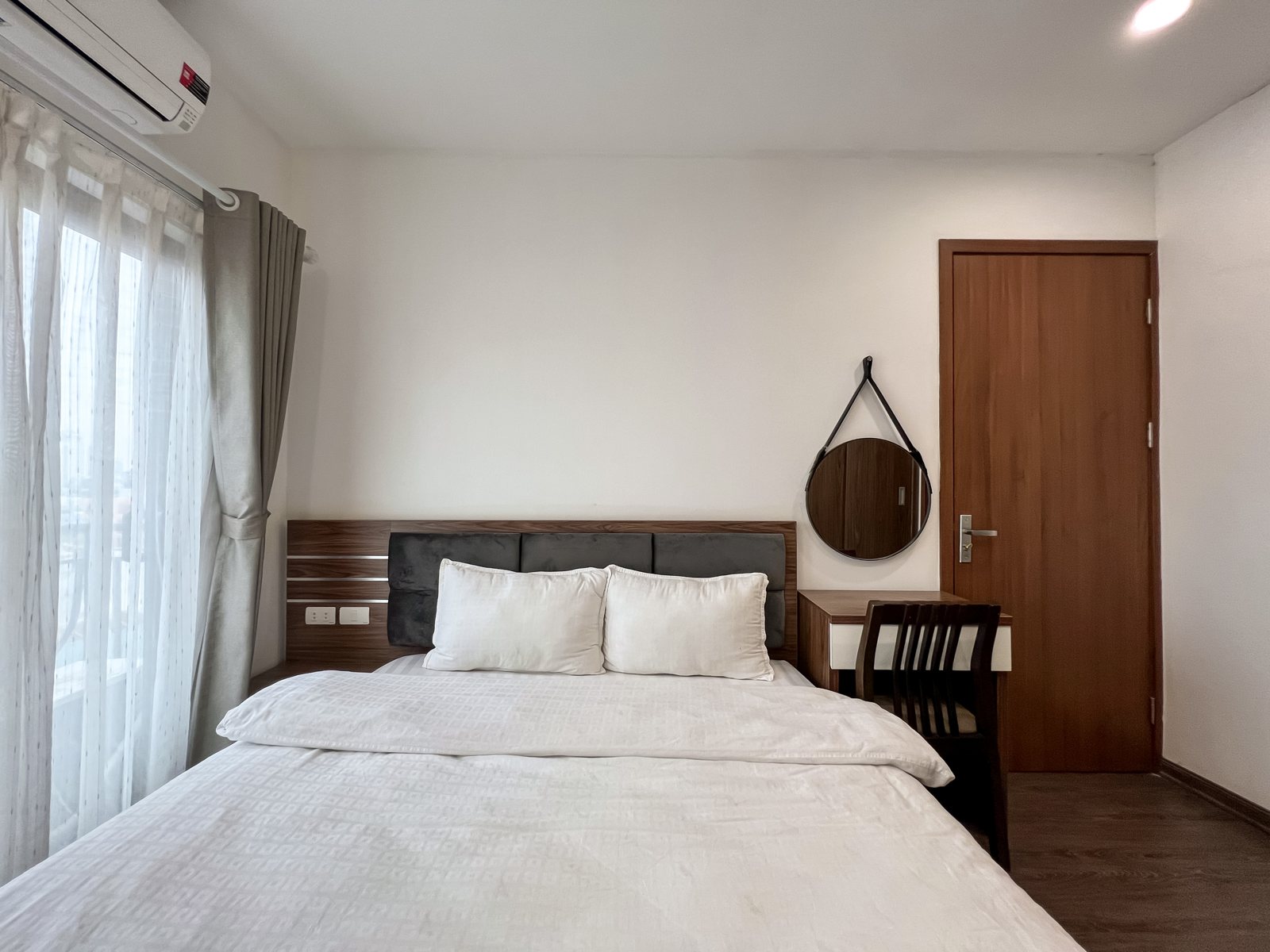 2-bedroom apartment for rent in Ba Đình · Balcony · 2